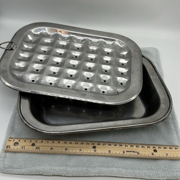 Vintage Broiler/Roaster Pan 9”x 12”x 2” deep approx - Picture 4 of 8